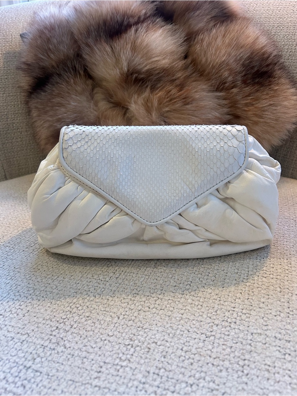 Beautiful Vintage Genuine Leather Cream Textured Flap purse❤️